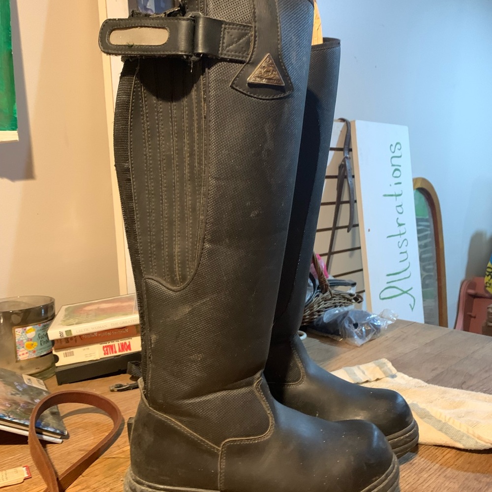 Mountain Horse winter riding boots size five